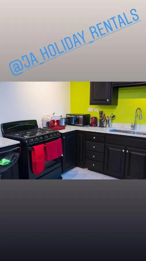 Beautiful 3-Bed House In Saint Catherine Portmore Central Village Feriehus