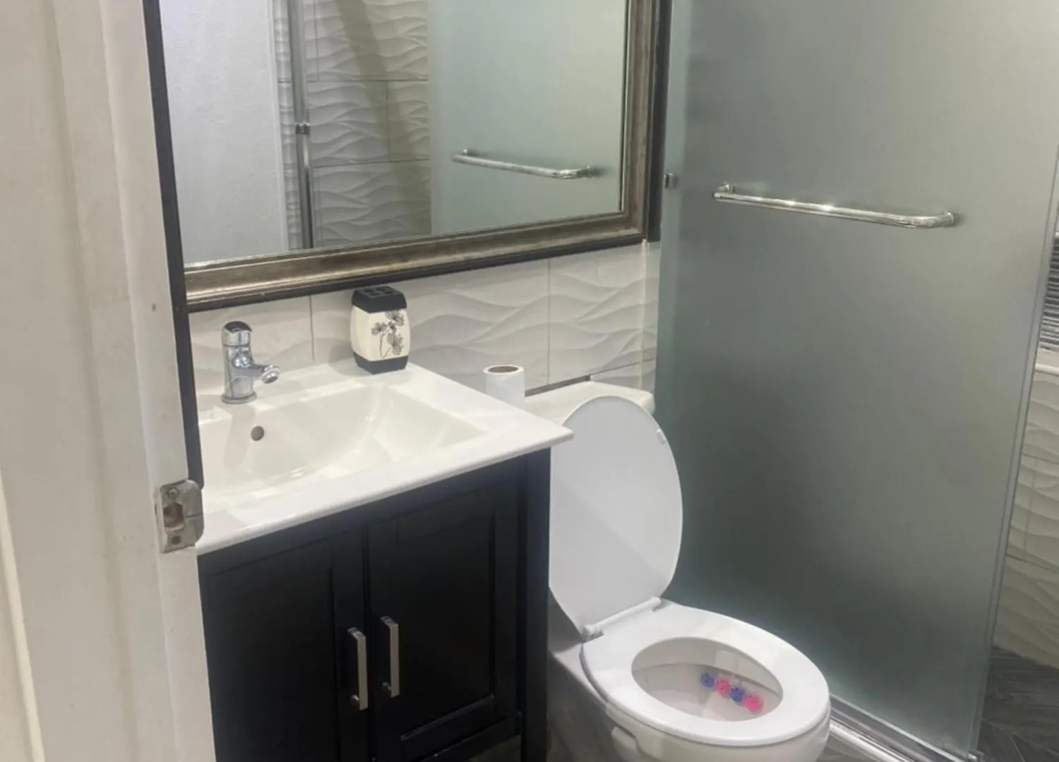 Beautiful 3-Bed House In Saint Catherine Portmore Central Village Feriehus